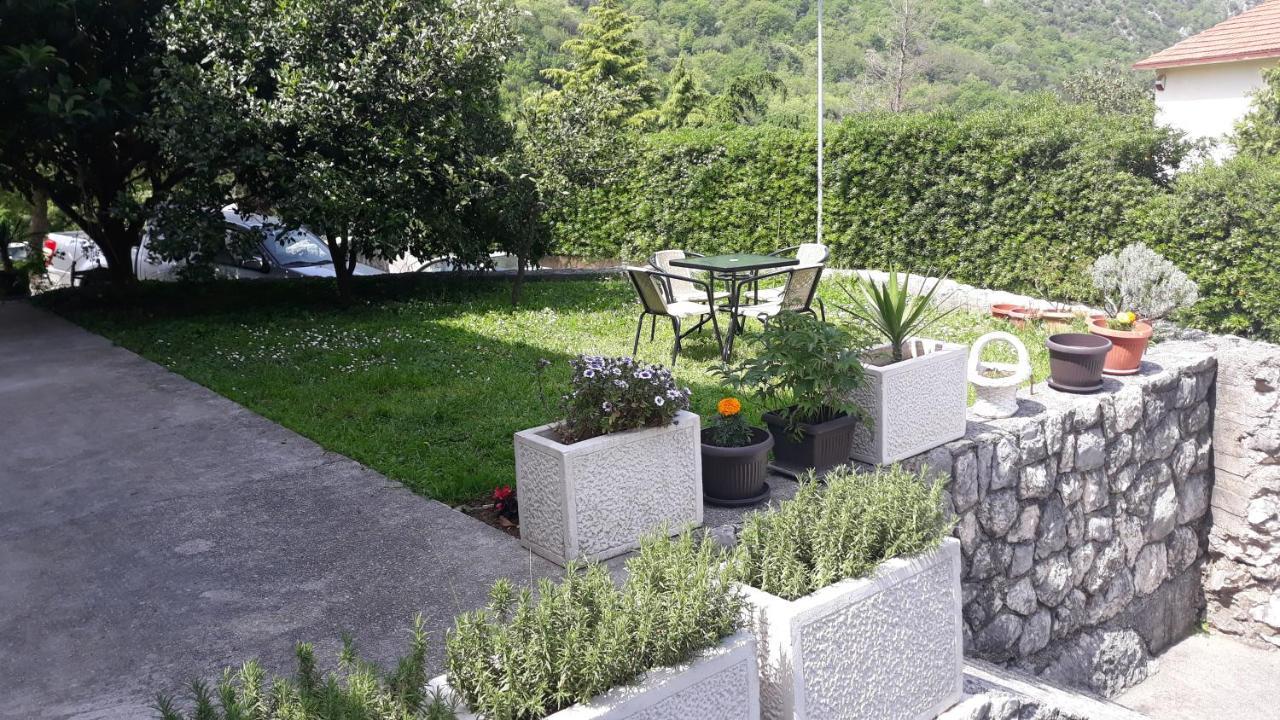 Apartments Gogo Cattaro Esterno foto
