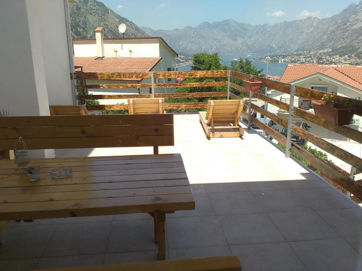 Apartments Gogo Cattaro Esterno foto