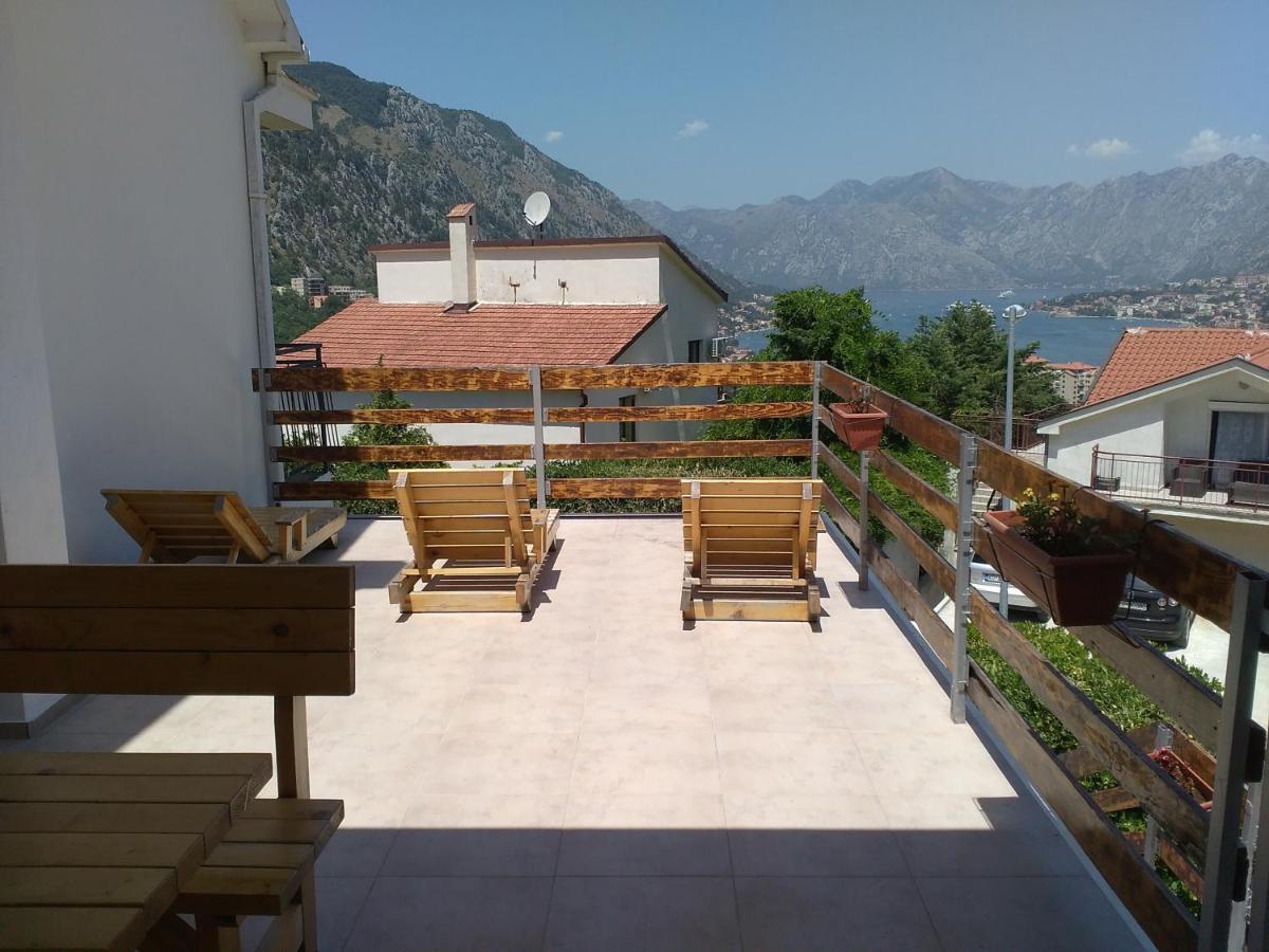 Apartments Gogo Cattaro Esterno foto