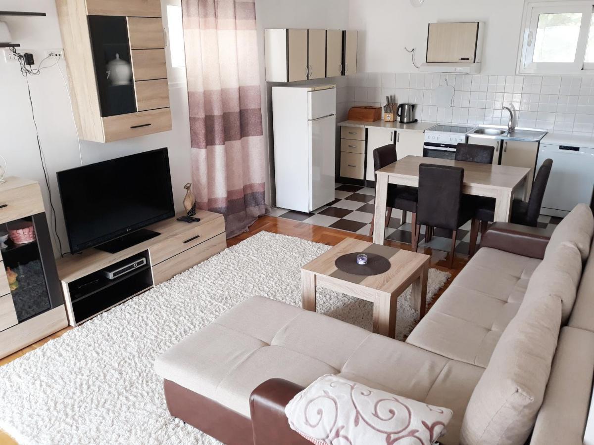 Apartments Gogo Cattaro Esterno foto